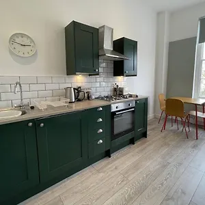 Explore The Cotswolds, Modern, Parking, Cheltenham